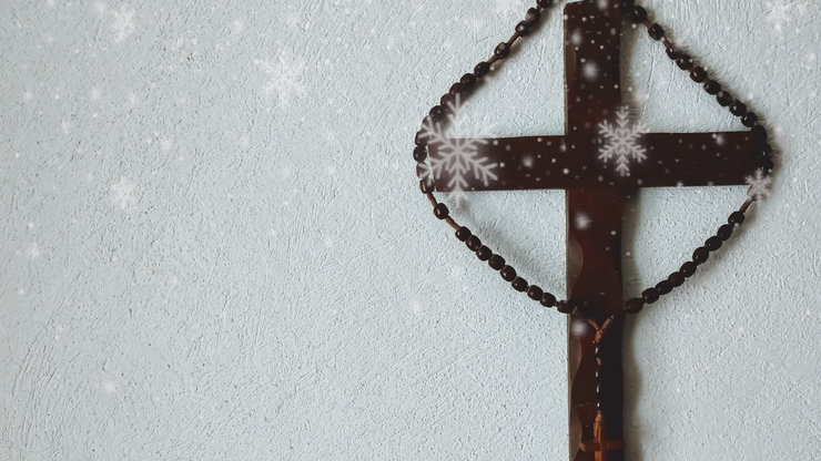 Picture of cross with snow theme